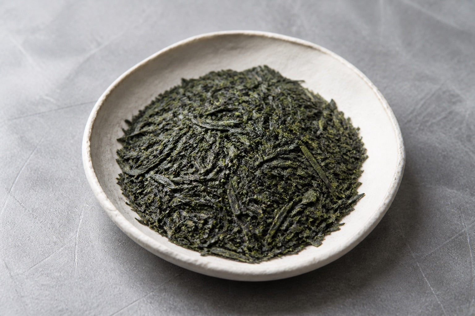 Dried tencha leaves before stone milling